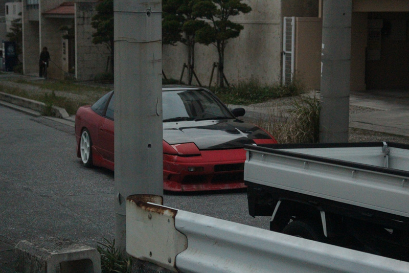 Illustration for article titled On my way to the ruins of Katsuren Castle, I saw some cars.